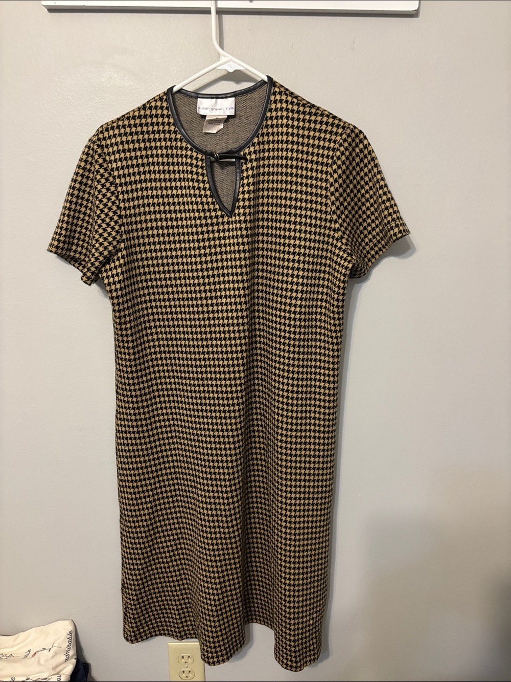 Vintage Susan Graver Black & Camel Houndstooth Short Sleeve Keyhole Dress